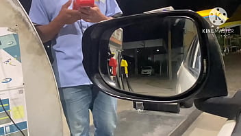 FRENTISTA FUDEU O CUZINHO DA CLIENTE SAFADA NO BANHEIIRO DO POSTO DE GASOLINA