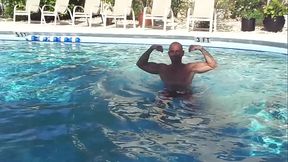 HARDBODY ITALIAN PORNSTAR SHADOW BOXING IN THE POOL