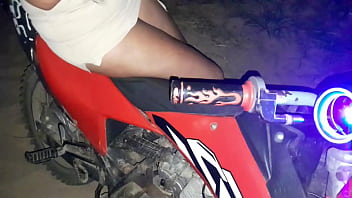 Mi Cu&ntilde_ada B. Me entreg&oacute_ su culo caliente Despu&eacute_s de la fiesta del barrio. YA NOO POR El CULO ME DUELE PORFAVOR.