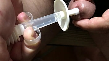 尿道にローションを入れてオナニーするとこうなる！