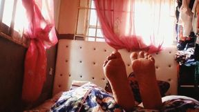 Igbo Omo Actress’ Meaty, Juicy, Wrinkled Soles Crossed at Ankles