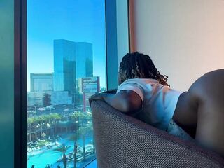 A Vibe And A Creampie In Vegas