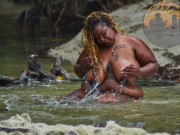 SEXUAL SAVAGE WALKS THE BEACH