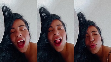 Morena gostosa batendo siririca
