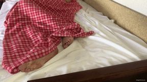 BIG FEET UNDER BED SHEETS STICKING OUT - MOV HD