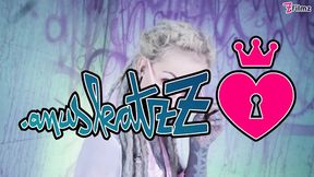 Tattood Girl with Glasses and Buttplug Fucks a Tattooed Dick, DP, Facial