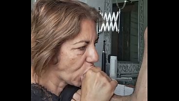 Amateur milf gives a sloppy homemade blowjob