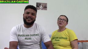 uma milf aqui no brazilian casting dando ate cuzinho e safada coroa !!!!