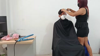 Hairdresser likes to fuck clients