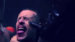 BETHANY SLY LEVA SEU ESCRAVINHO PARA PASSEAR, DEIXA ELE LAMBER SEUS PEZINHOS E DEPOIS COME SEU CU COM UMA CINTA