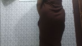 Desi girl bathroomm