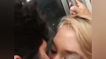 Rico arrimo en el metro si me encuentras no dudes en acercarte