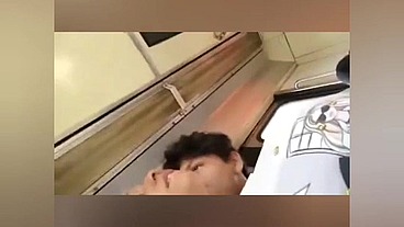 Rico arrimo en el metro si me encuentras no dudes en acercarte
