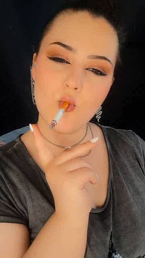 Glossy Lips & Close Up Smoking
