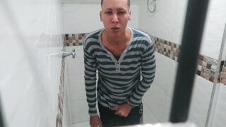 Masturbaatio, siemensyöksy, kullit, kolumbialainen, suihku, kylpyhuone – amatööritatuoidut jätkät, joilla on valtavat kullit, anaalipanoa