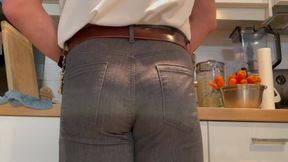 Relax-o-vision - Peeling Carrots
