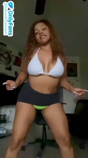 Mini Skirt Green Thong Twerk Dance | Gataofficialtwerk