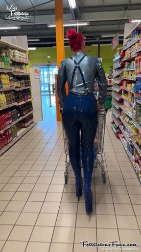 Latex in public in Olonzac