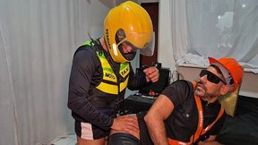 engenheiro fardado levou pica do motoboy