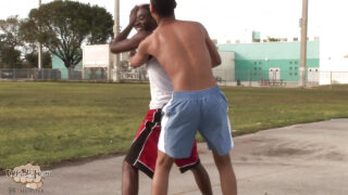 Szopás, spermalövés, pár, fekete, szopás, csupasz hátú, nyalás, apu – hatalmas péniszű meleg kurvák seggbedugása