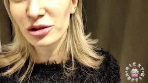 Blowjob in the Shopping Centre