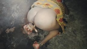 Bahu Ne Apni Gaand Dikhakar Sasur Ko Patane Ka Prayaash Kiya