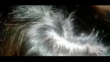 Fui na swing chupei muito pau e logo depois veio um amigo em casa e me comeu de quatro e gozou na minha cara