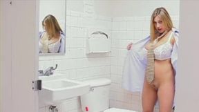 An awesome solo masturbation with a big-boobed BBW Autumn-Jade