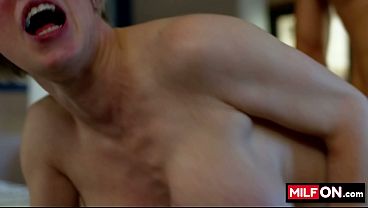 Mature MILF Dee Williams gets plugged by a horny cable guy