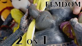 ”Anuskatzz, Missflora, & Lilylu have some cosplay ass pumping fisting fun”