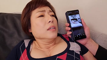 Kazuya took a er at the bewitching sight that he came across by chance  Masami is masturbating  The of a friend I longed for was such an erotic person     Kazuya unintentionally takes out his smartphone and takes a voyeur of Masami's lustrous