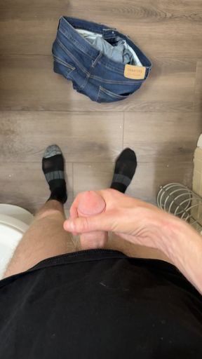 Hard jerk and cum on floor🥵