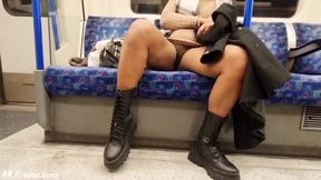 UPSKIRT No PANTIES on a TRAIN - CANDID Hairy Pussy in PUBLIC (London Underground)