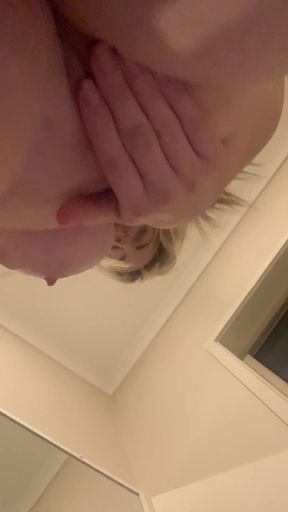 Meaty Irish pusey shows off her tits