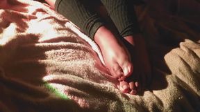 Relaxing feet pedicure