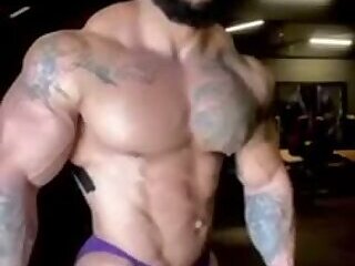 Bruno Moraes Sexy Posing