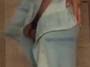 chacal en la ducha enseña todo