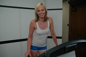 Fit Amy Moore fucking in the gym with her sweat