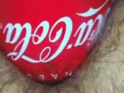 Me meto una botella por el culo