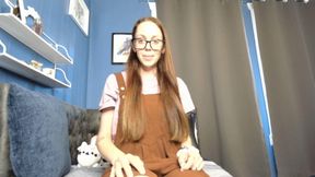 SluttySarah farted how embarrassing!!