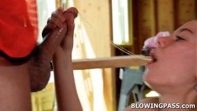 Teen babe paying handyman with blowjob