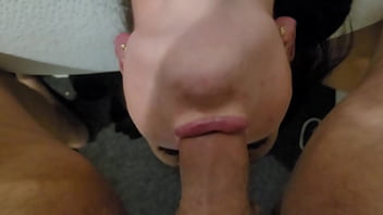 Big dildi in her pussy make her full of orgasm, she love to be masturbate