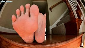 Super Model Diva 's sun kissed soles Part 2 - MOV