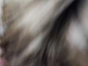 Mamada espectacular en el coche de mi vecino con una corrida deliciosa en la boca