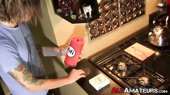 Skinny alt amateurs trade blowjobs and fuck hard
