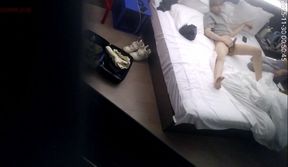 2048.vip-天眼1号房 11-30 短裤黑丝马丁靴的长发美女 前戏先给男友口交一波 衣服一脱 那身材简直绝了丰乳翘臀