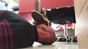 Footrest for dirty All-Stars and sweaty feet