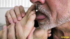 ”Naughty Twink Experience Foot Worshipping By Richard Lennox”