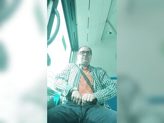 Flash Caliente y juguetón en el bus