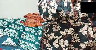 husband ke dost ne uski hot biwi ko leta ke chod dala